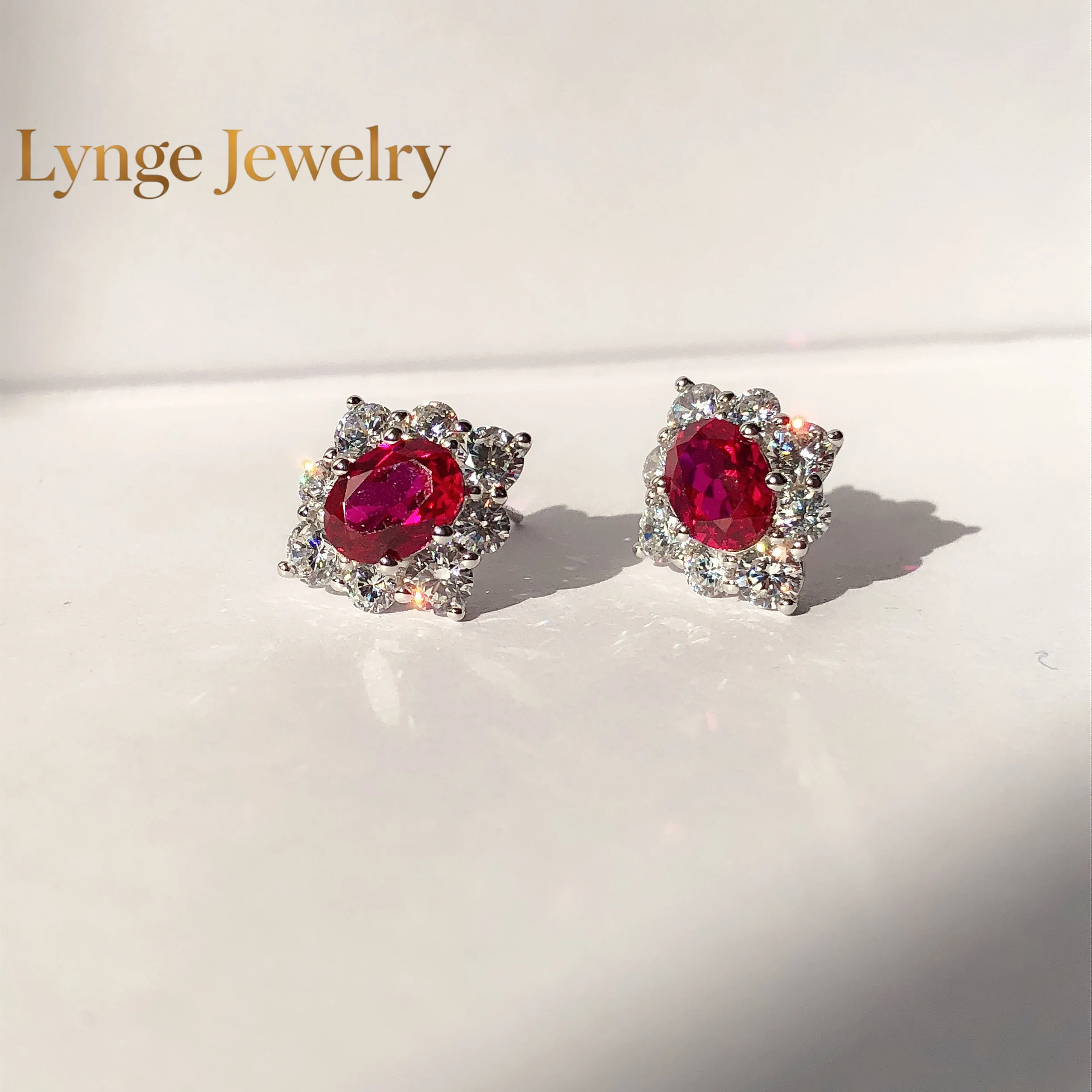 

Lynge Jewelry 14K AU585 White Gold 1.5Ct each Oval Cut Sapphire&Ruby Lab Diamond Stud Earrings E068