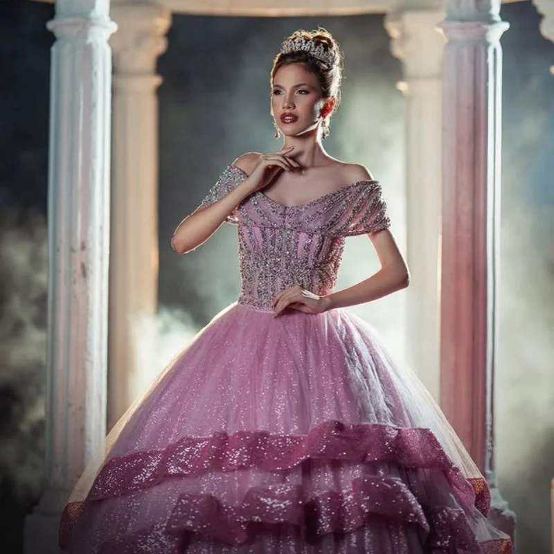 

Блестящее розовое платье Quinceanera с открытыми плечами, кружевное многослойное платье с кристаллами и длинным хвостом, платья de 15, Quinceanera ﻿ Настроить