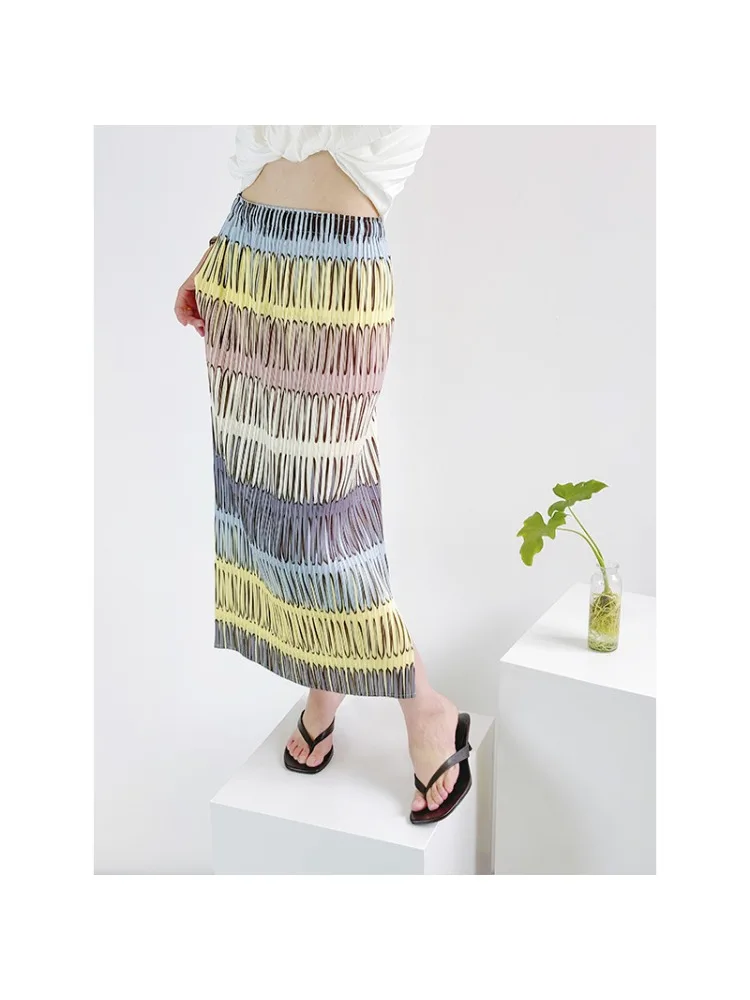 

Плиссированная полосатая красочная юбка Miyake, модная женская облегающая юбка с высокой талией, высокоэластичная длинная полуюбка для отпуска