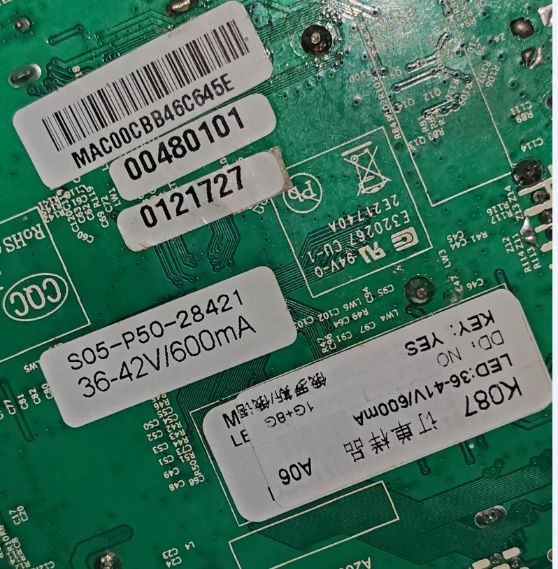 P50-2842V6.2 اللوحة الأم للتلفزيون ثلاثة في واحد، صورة مادية، تم اختبارها جيدًا، 74-82 فولت 300 مللي أمبير 25 وات أو 26-42 فولت 600 مللي أمبير 25 وات