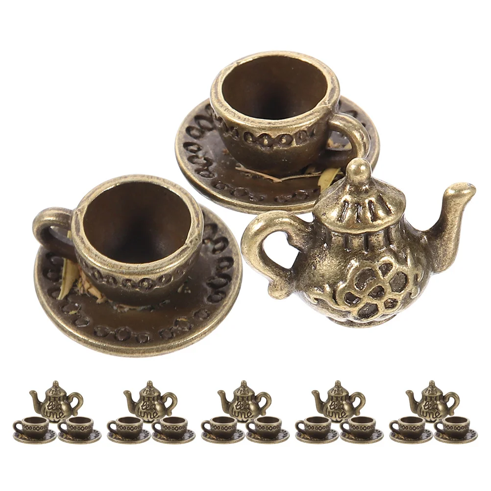 

6Sets Tiny Tea Set Vintage Finish Mini Metal Teapots for Dollhouse Tableware Decor and Kids Pretend Kitchen Play