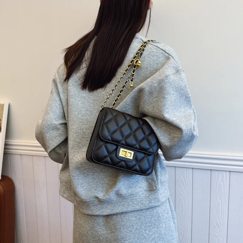 

Famous Design Chain Strap Crossbody Bag Elegant Ladies' Small Square Bag Luxury Chic Style Women's Shoulder Bag