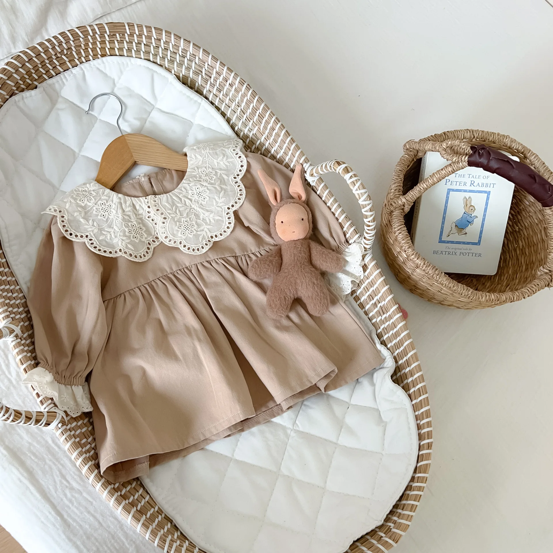 2024 New Girls' Autumn Dress: Stylish Children's Autumn College Style Simple Little Girl Baby Princess Dress