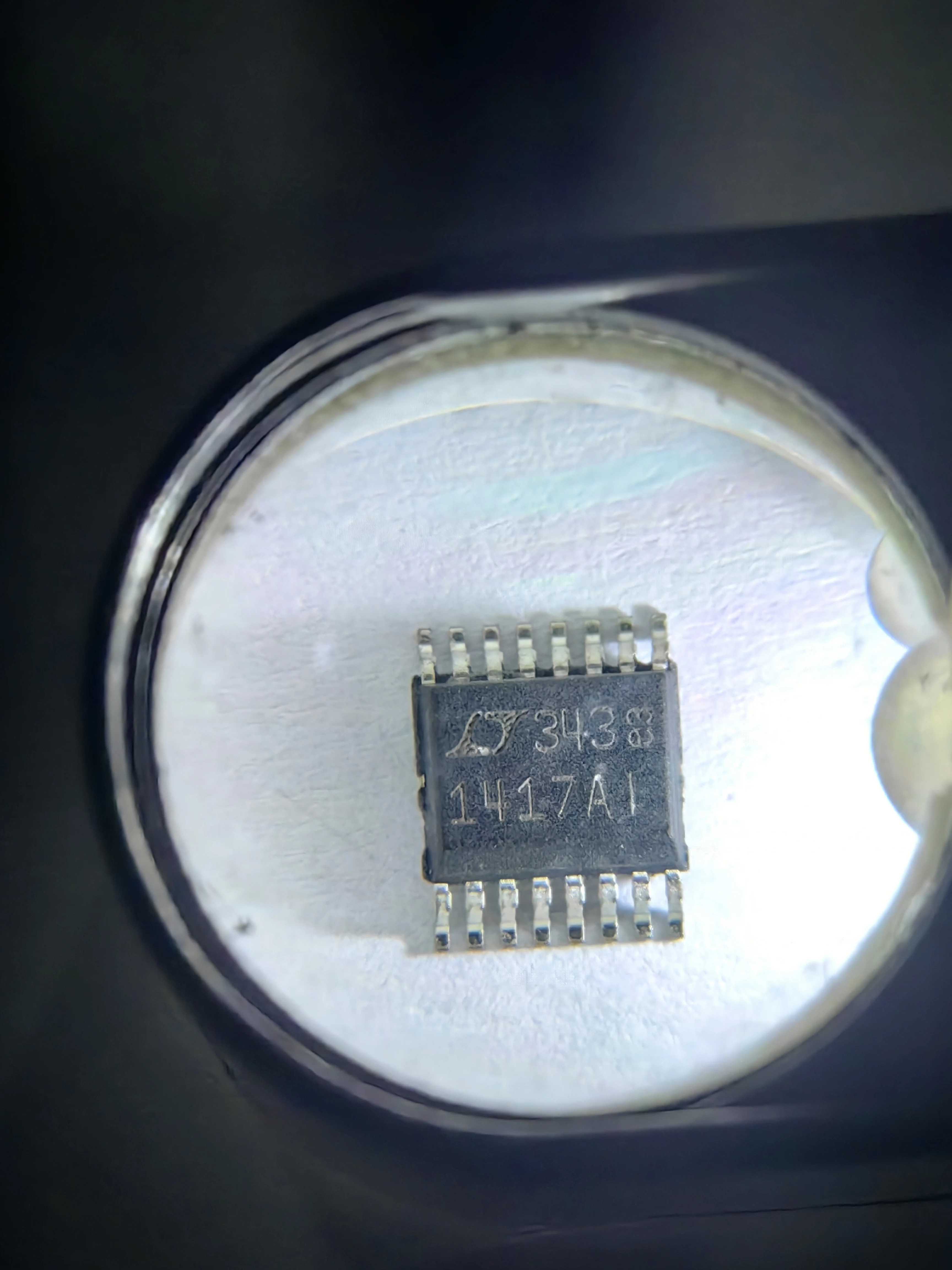 LTC1417ACGN LTC1417CGN LTC1417IGN LTC1417 — маломощный 14-разрядный преобразователь АЦП с дискретизацией 400 ксps и последовательным входом/выводом