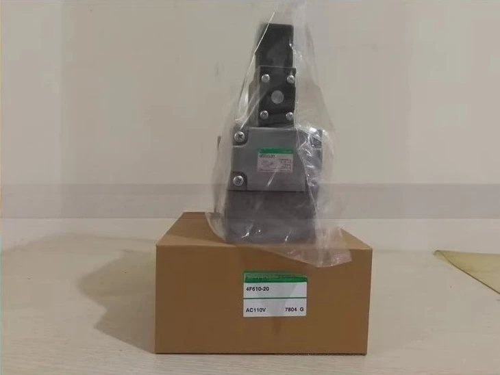 

4F610-20-AC110V электромагнитный клапан Япония Xikaili оригинальный подлинный 4F610 пилотный 5-ходовой клапан