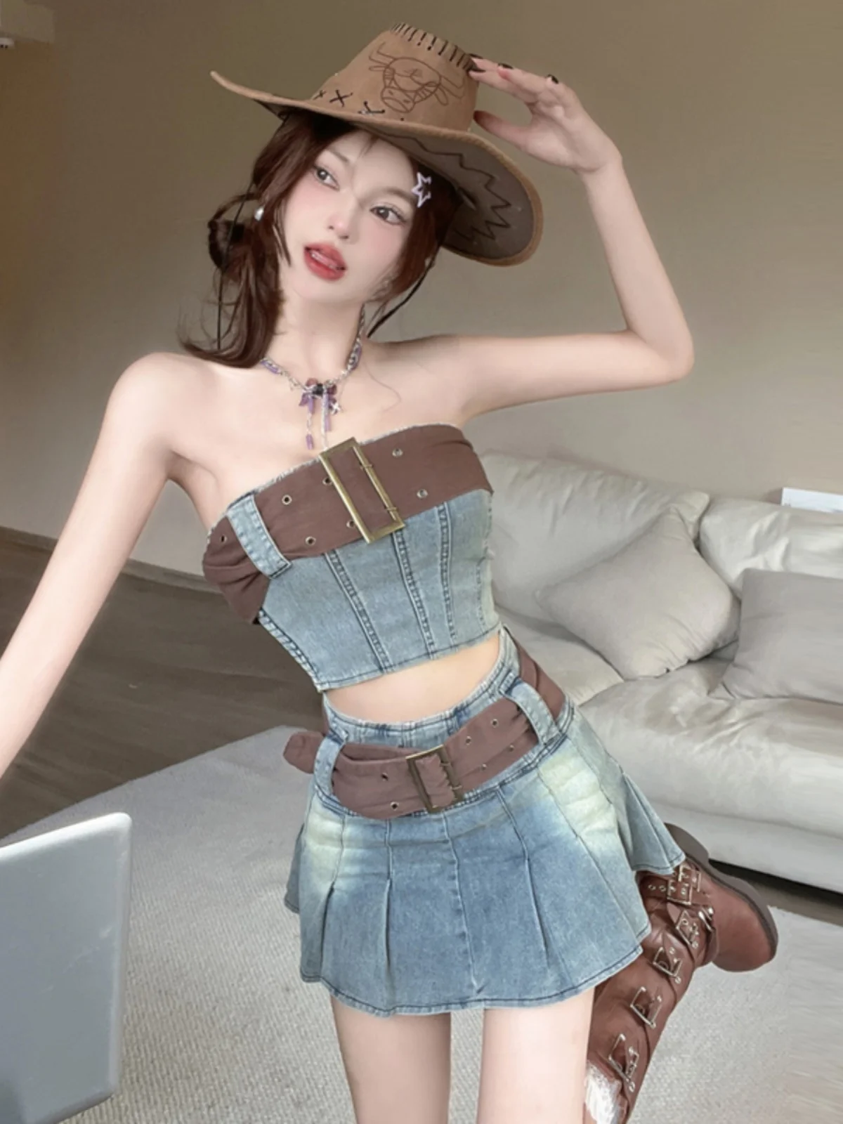 

Retro ter Ne Denim Crop Top And High Waist Skirt Set Women's Faion Ensemble Exposing Clavicle for Young Adults