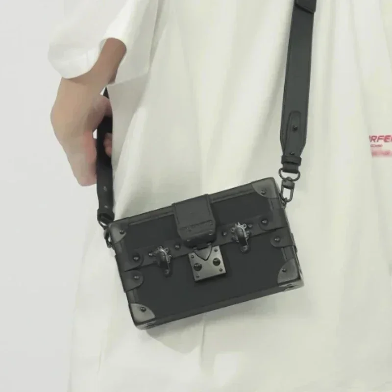 

New Trendy Unisex Elegant Crossbody Bag Niche Design Box Fashionable Small Square Bag 2025 Hot Selling Classics Messenger Bags