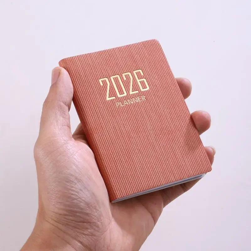 مواصفات A7 2026 كتاب مخطط باللغة الإنجليزية، كتاب جدول يومي صغير محمول للجيب، 60 ورقة، 120 صفحة تقويم أسبوعي رقيق