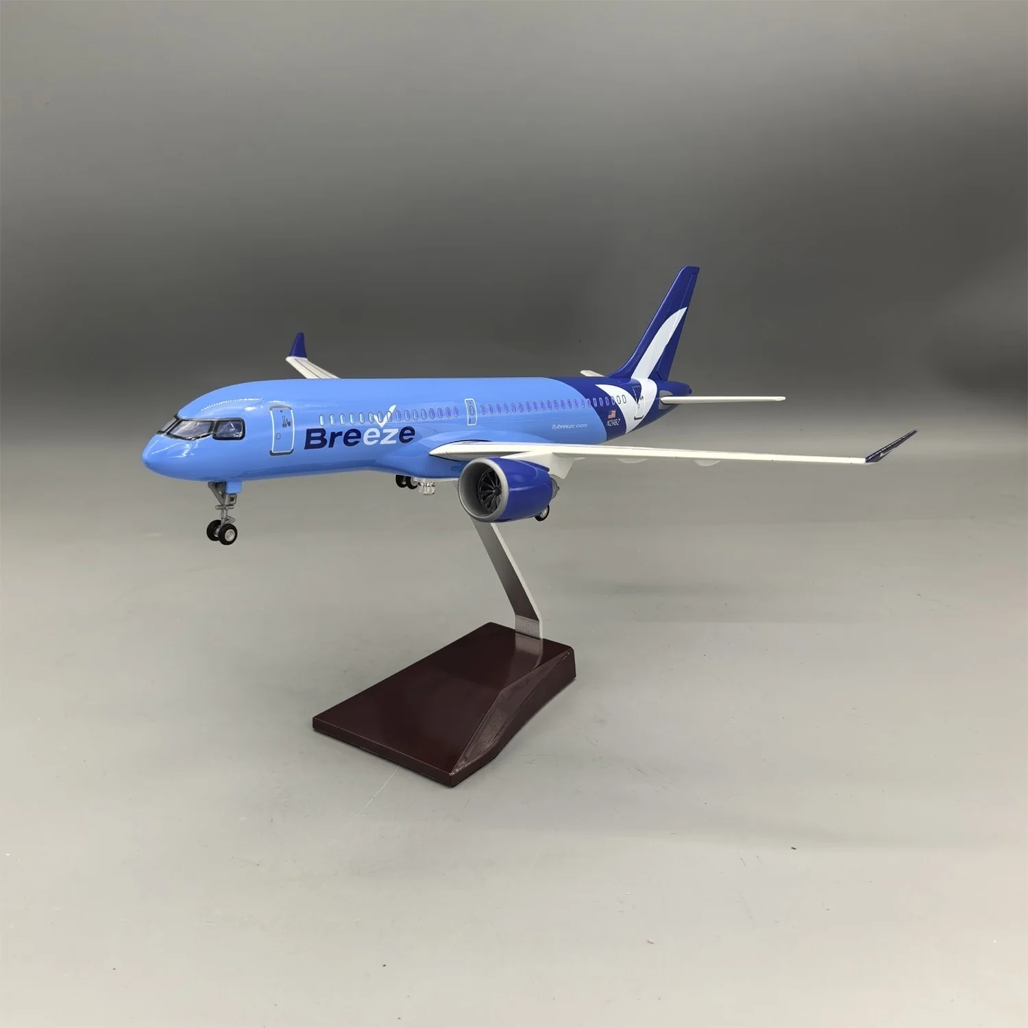 US Aviation A220-300 Collectible Miniatures Airplane Diecast Model 38cm Scale Aircraft Flight Machine Model Collected Gift
