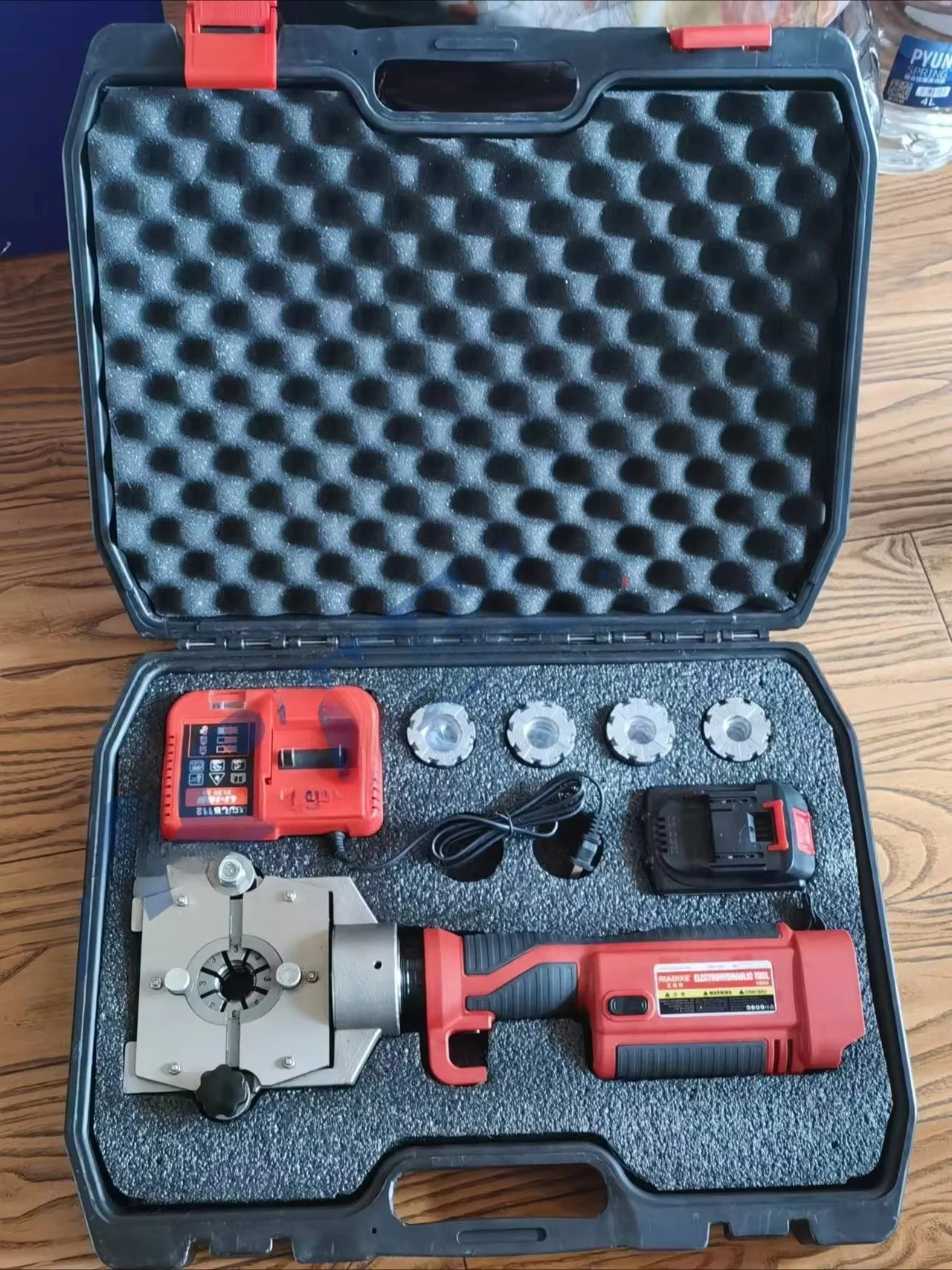 ACTECmax 60KN 18V Lithium Electric Hydraulic Crimping Tool AC.135.1240 Multiple Moulds Auto AC Hose Pipe Line Tube Crimping Tool