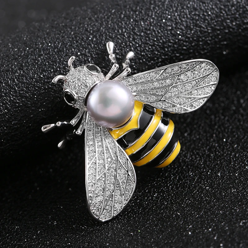 Pretty Pround To Bee Pearl Copper Lapel Pins Silver Tone Black And Yellow Enamel Brass Brooches Women Girls Dress Corsage