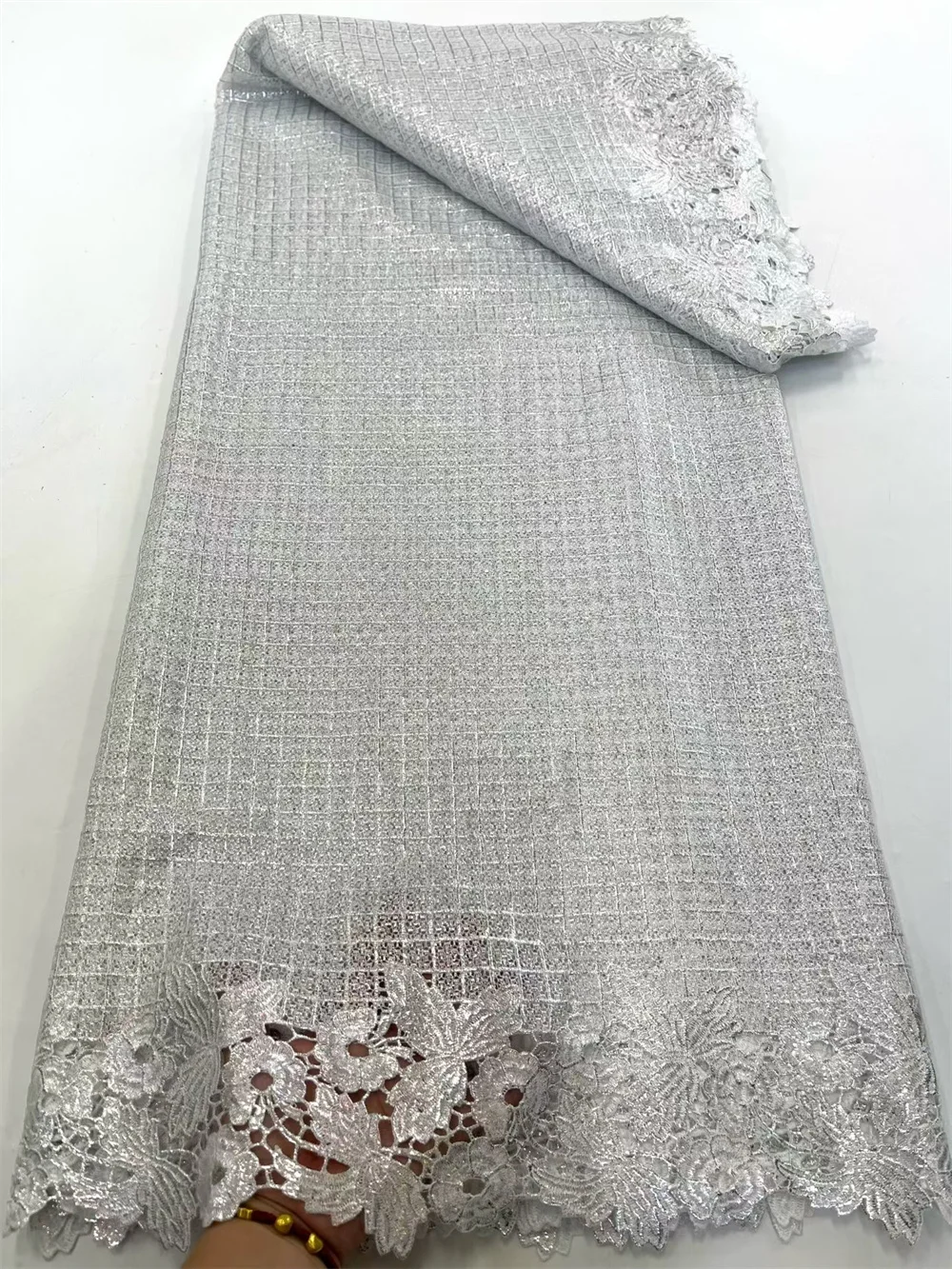Tessuto di pizzo cavo Tessuto di alta qualità 2025 Designer di lusso Ultimo tessuto di pizzo di alta qualità 2025 5 metri per abito da sposa Hm36-1