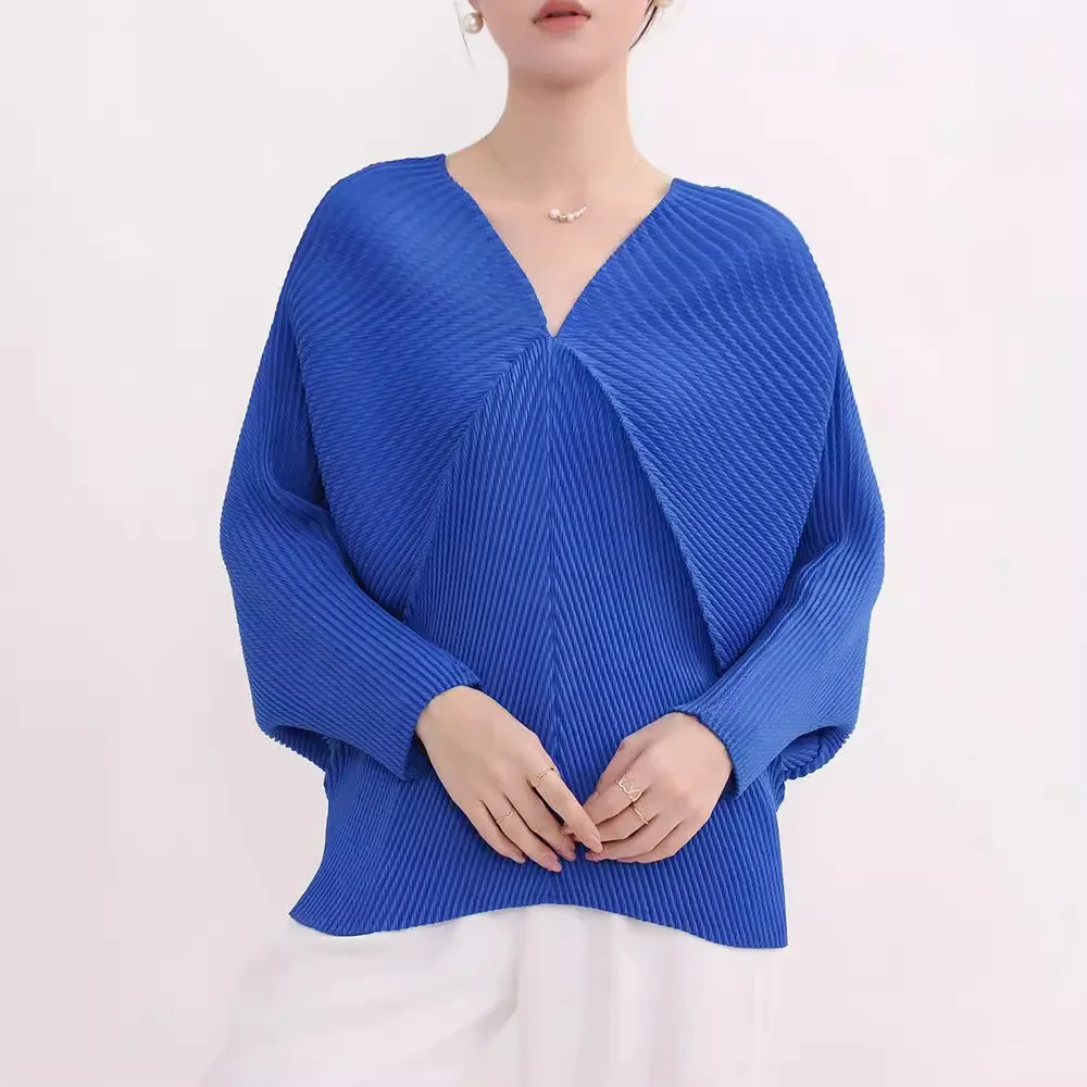 

Miyake Pleated 2024 Autumn New Large Size Bat Sleeve Tops Women's Fashion High-end Temperament Versatile V-neck Pullover T-shirt