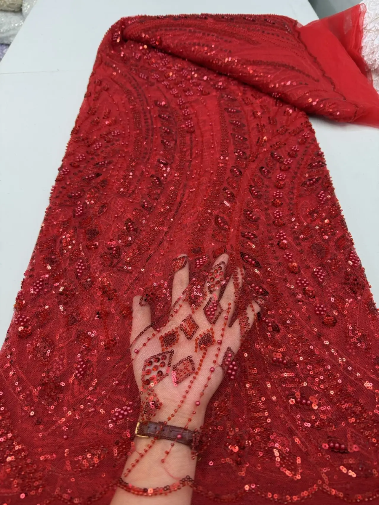 

Latest High End Dubai Heavy Beaded Lace Fabrics 2025 Luxury Nigeria Net Sequins Groom Lace Fabric Material For Wedding Dresses