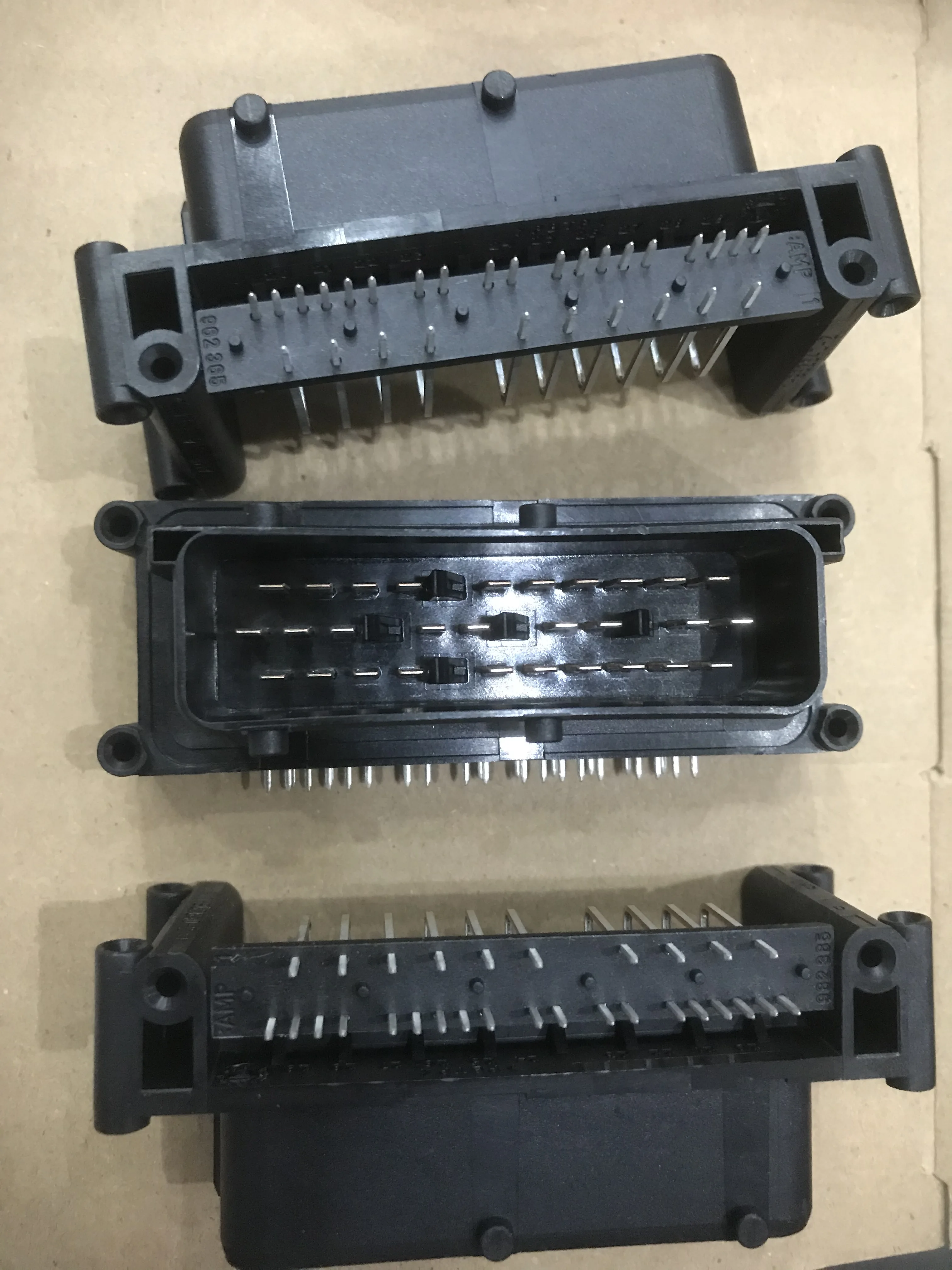 

TE 2229486-1 Car Connector HOUSING ASSEMBLY 50POS 0.5/1.0