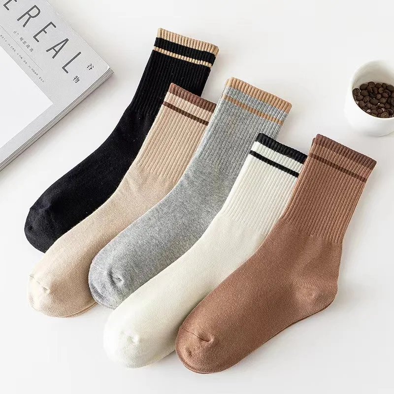 

2/5 Pairs of Color Blocked Vertical Striped Mid Length Socks Fashionable and Breathable High-quality Women's Mid Length Socks