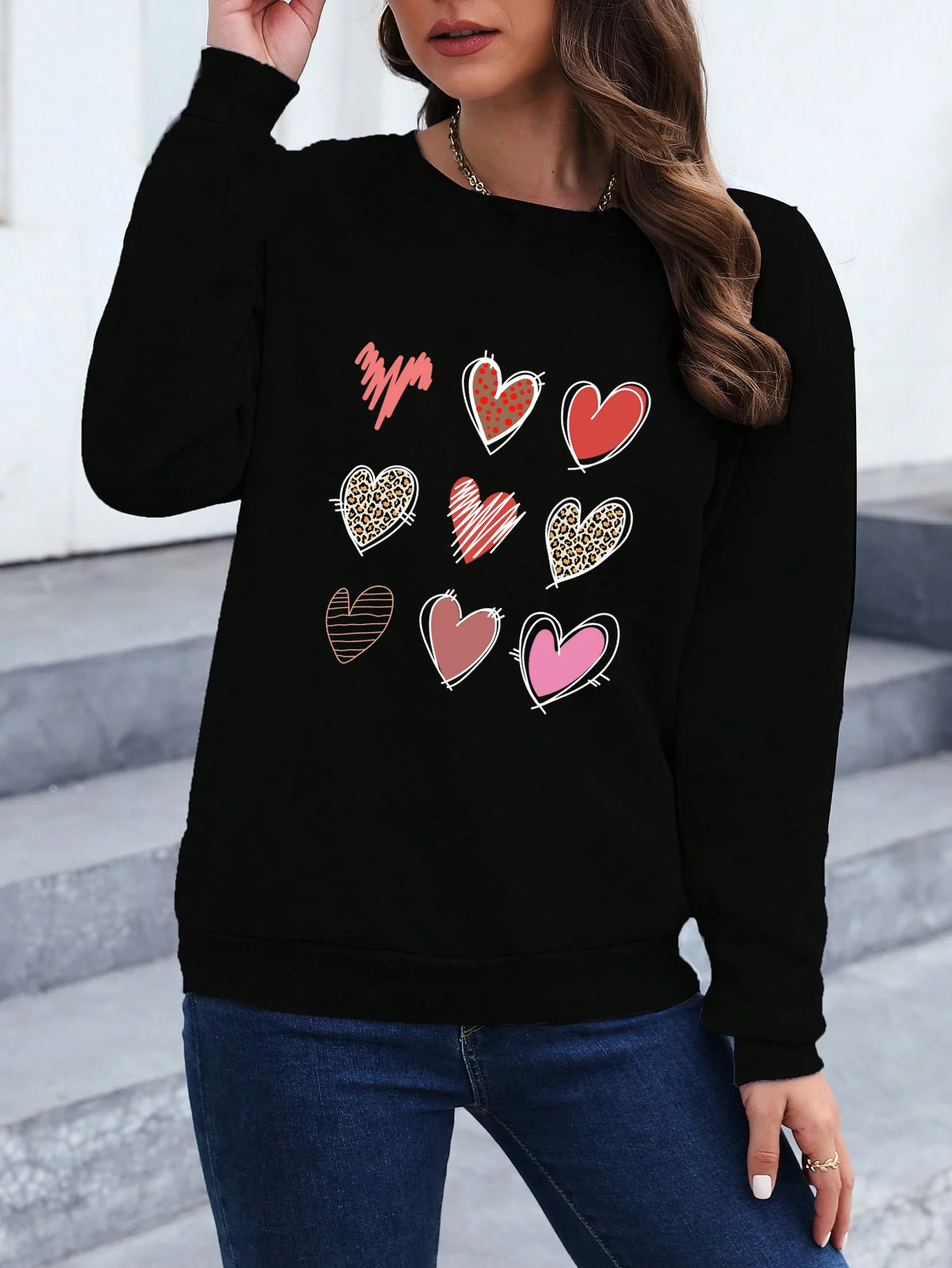 Women's casual sweatshirt with a variety of love patterns, comfortable women's crewneck hoodie women's sweatshirt