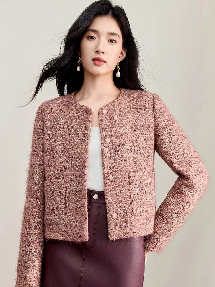 سترة نسائية قصيرة من التويد من SENTUBILA لشتاء 2025 90% بطة بيضاء فضفاضة برقبة دائرية وزر خرز ملابس خارجية أنيقة غير رسمية W54YB3038