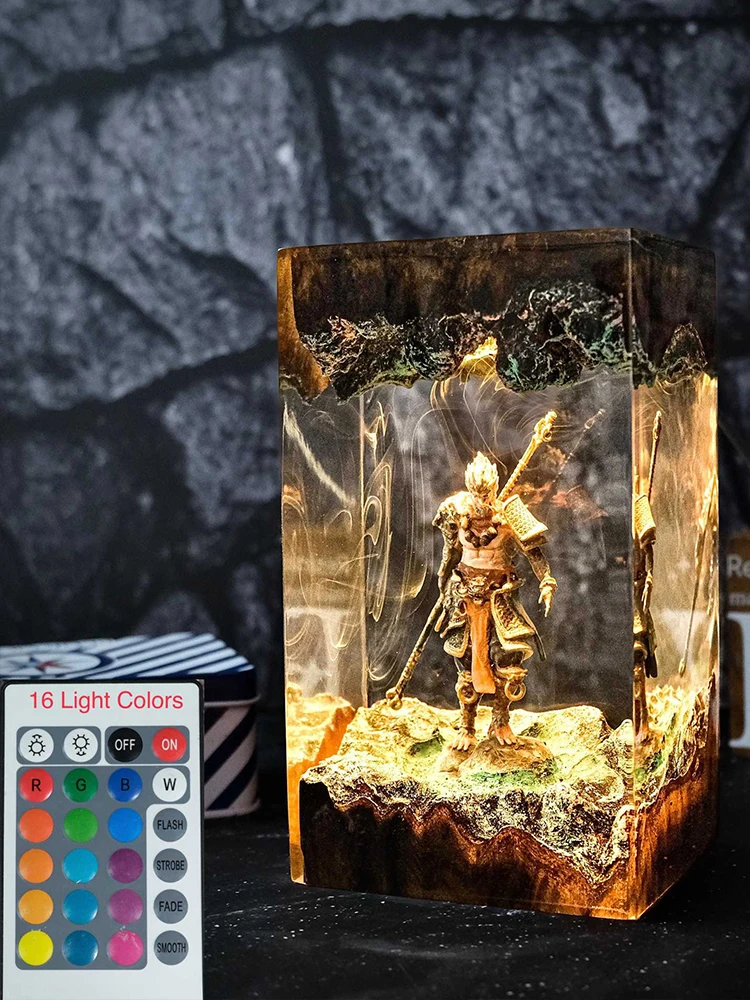 อะนิเมะรูปเรซินอินทรีย์ Creative Art Night Light Craft ตกแต่งตํานานสีดํา Wukong ตารางโคมไฟชาร์จ USB