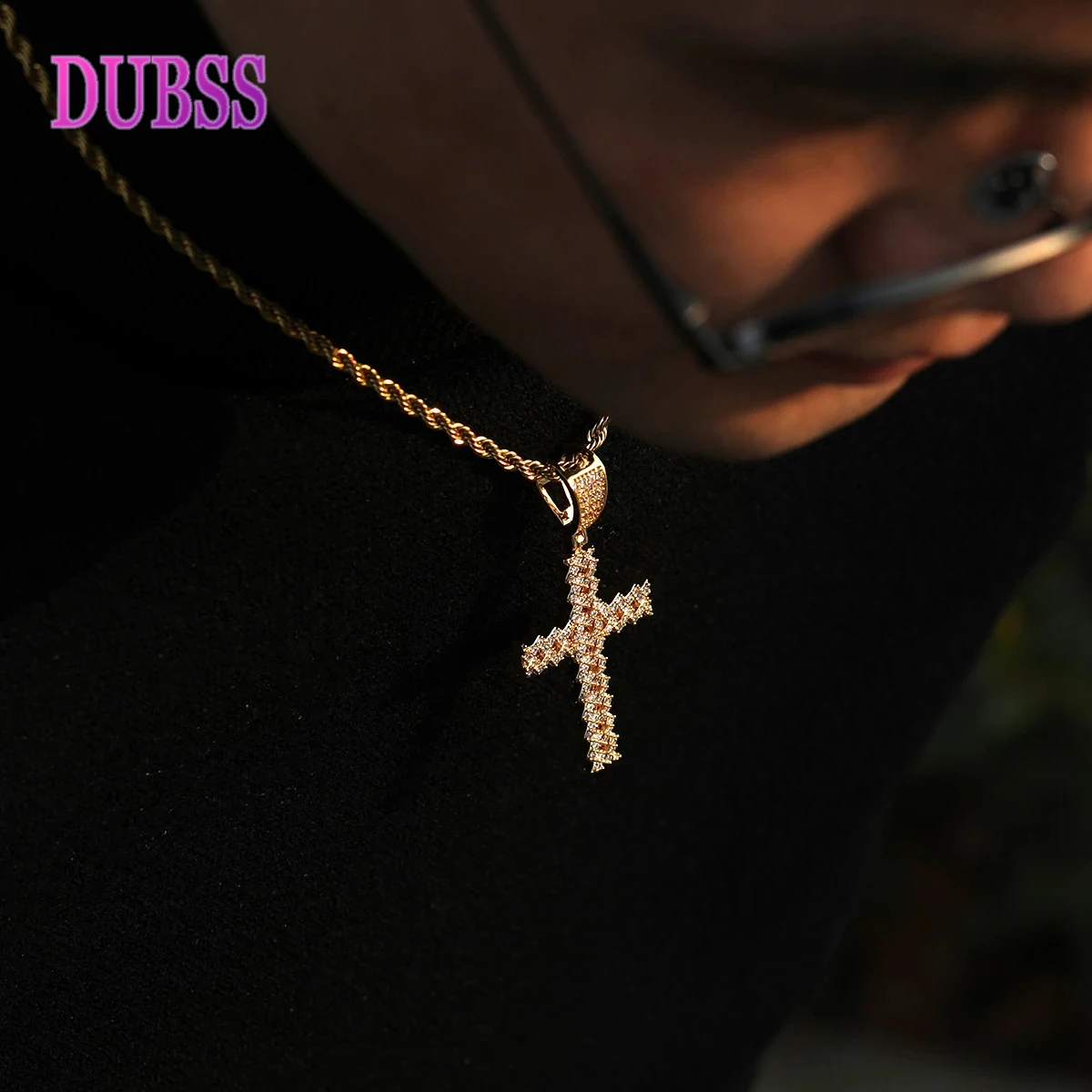 

Dubss Iced Out Cross Necklace for Women Dropshipping 2024 Best Selling Items