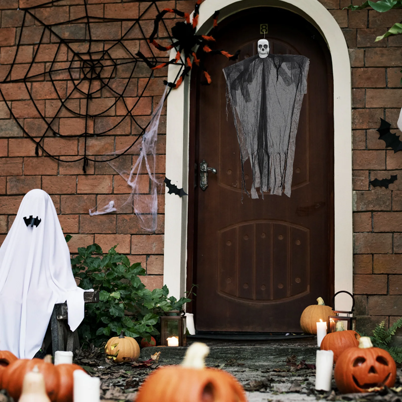 

2Pcs Glowing Skull Hanging Halloween Yard Decor Haunted House Ghost Outdoor Decorations Hanging Skull