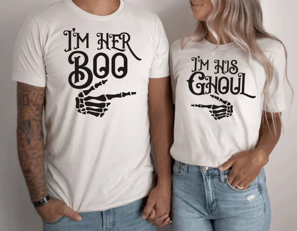 قميص الهالوين للزوجين، سويت شيرت مضحك للهالوين، تي شيرت موسم مخيف، تي شيرت Im Her Boo and I'm His Ghoul، قمصان متطابقة بأيدي هيكل عظمي