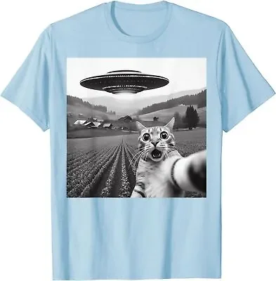 Funny Design Cat Selfie With An Alien UFO Theme Unisex T-Shirt