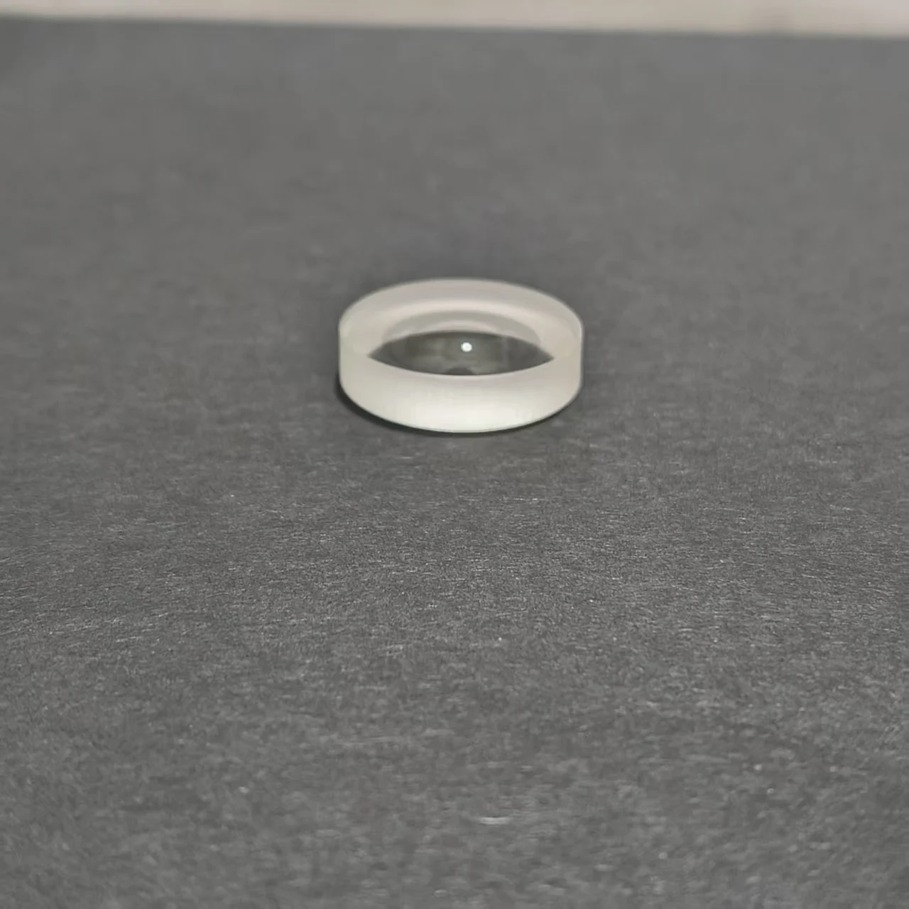 

Diameter 27mm, focal length -18mm, double concave single piece optical glass lens coated with 400~700nm part number R140