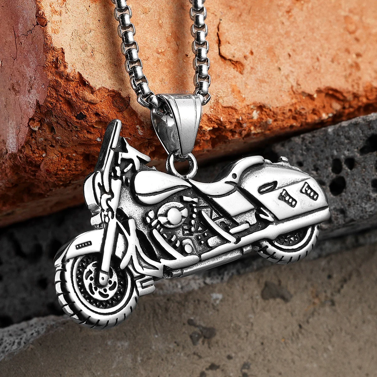 Vintage Cruise Motorcycle Rider Men Necklaces Stainless Steel Pendant Chain Punk Biker Women Jewelry Accessories Gifts Wholesale