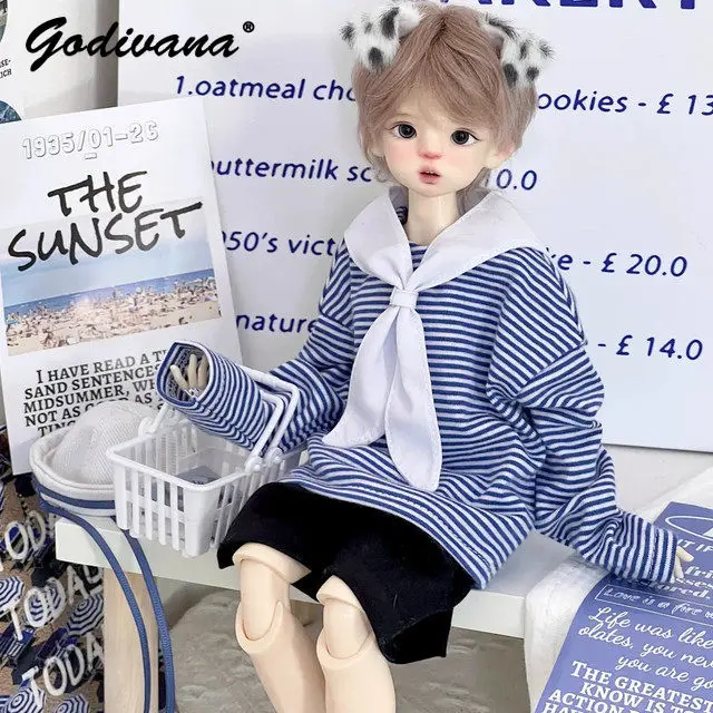 Ropa para muñecas BJD de 1/3, 1/4 y 1/6: camiseta de manga larga a rayas con cuello de marinero y pantalones cortos negros, un conjunto informal de estilo náutico.