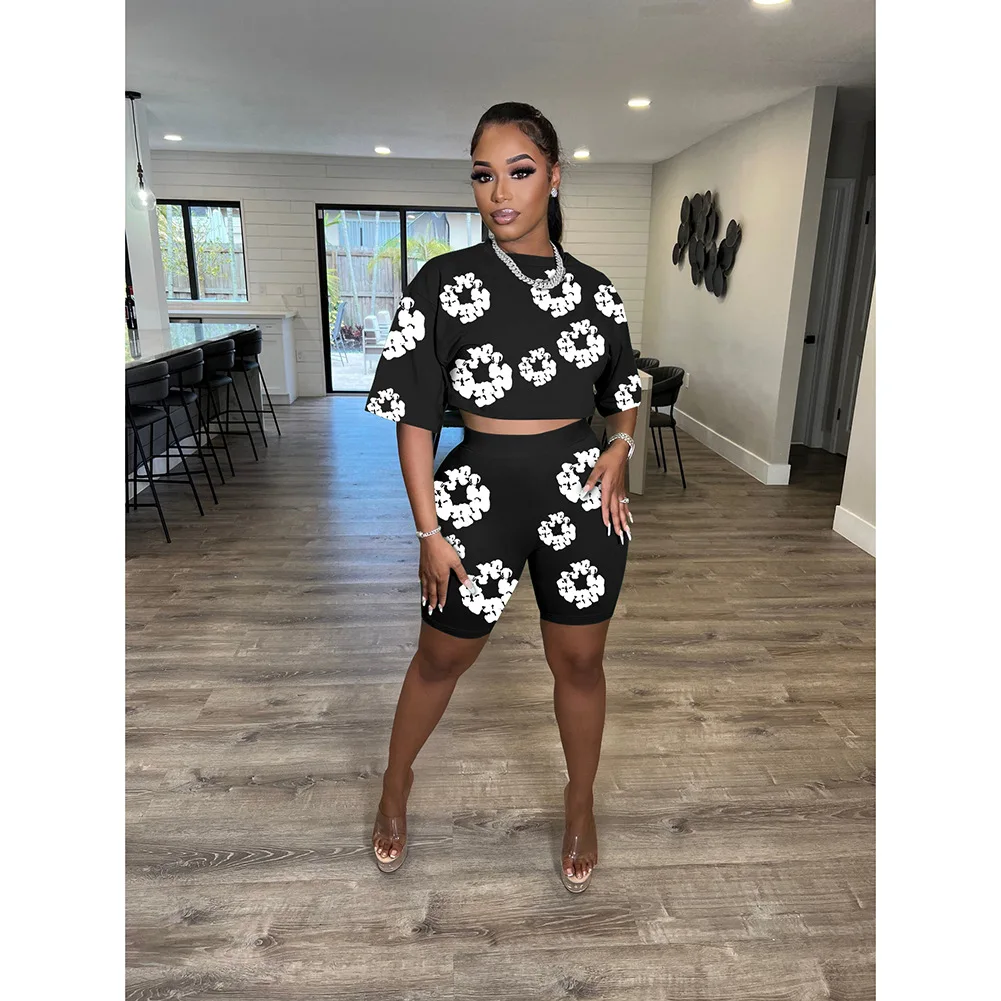 

Stylish Women's Print Set Crew Neck Short Sleeve Top And Slim Shorts Suit Comfortable Summer Ladies Two-Piece Outfits