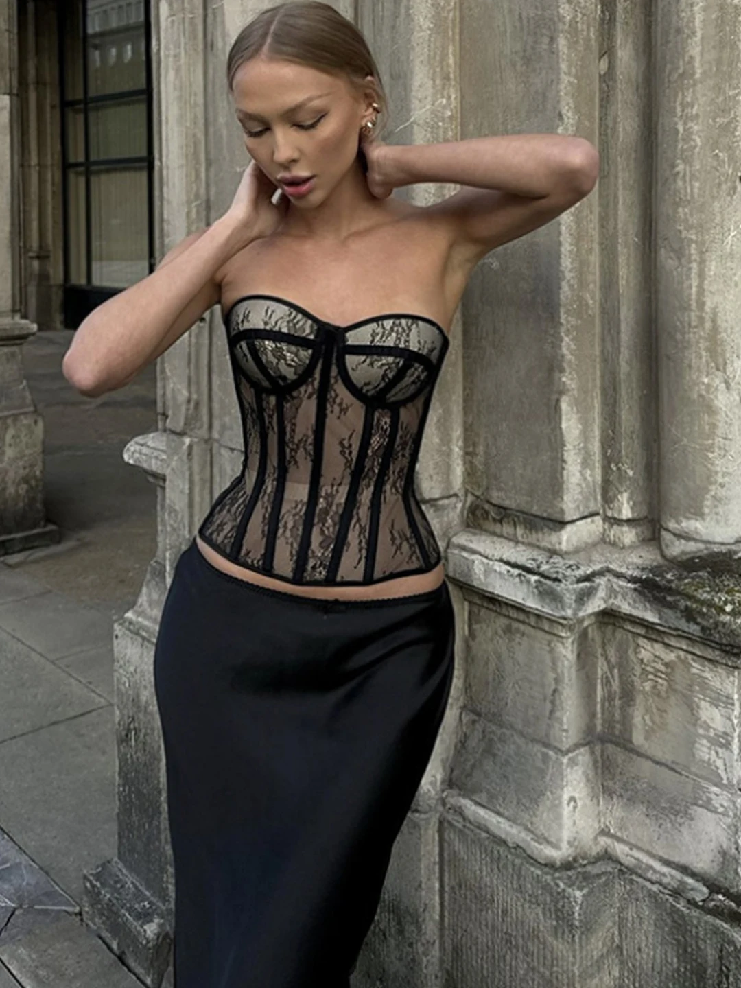 

Sexy Lace Fishbone Bralette Tank Top with Chest Pad Outerwear Beautiful Back Bottoming Shirt for Young Women in Summer