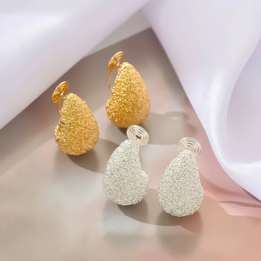 French Retro Irregular Glossy Teardrop Ear Clip Without Piercing for Women Fashion Chunky Simple Metal Earrings Jewelry Gift