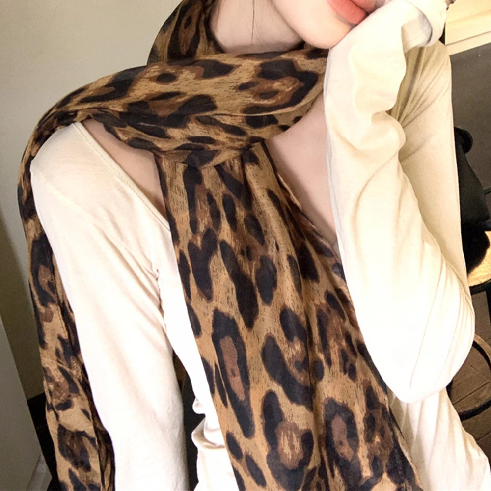 2024 New Winter Scarf Leopard Print Scarf Retro Thickened Warm Cashmere Scarves Luxury Scarves Fashion Shawl Women Men Shawls