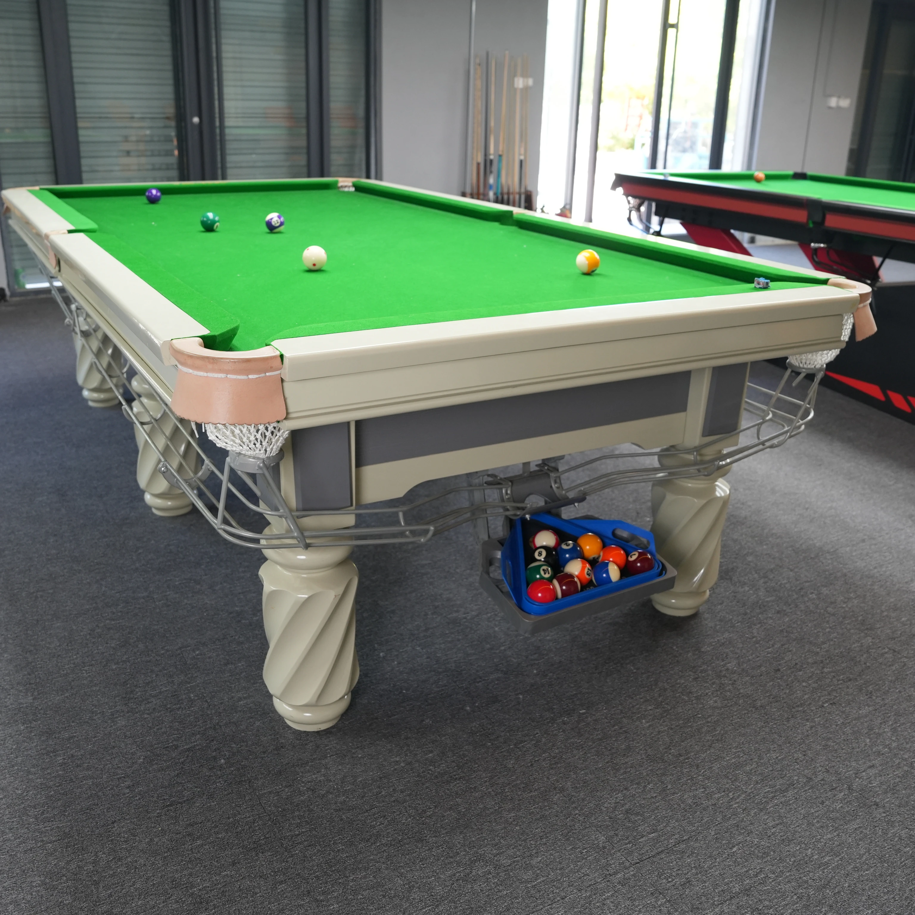 Wholesale Multi-Functional Automatic Return Billiards Table Commercial and Home Use Pool Table Game