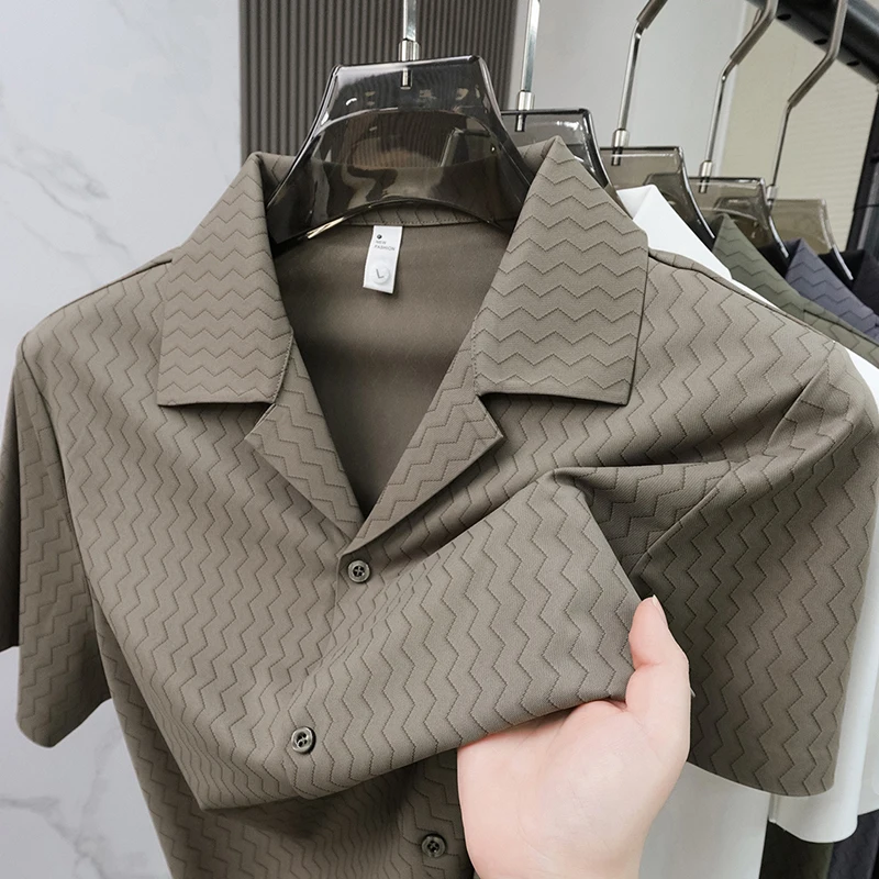 

Fashion unique striped printed short sleeve shirt men high-quality Korean style summer breathable ice silk polo shirt lapel top