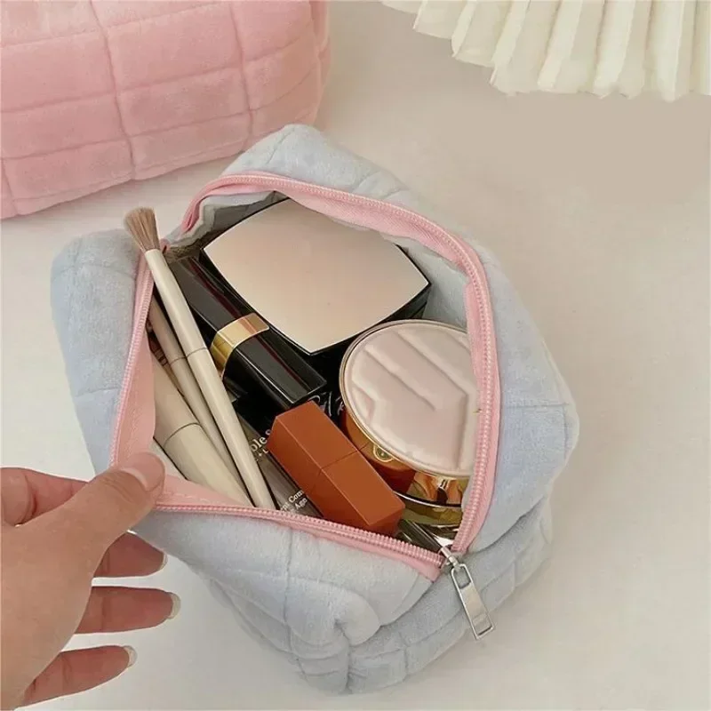 Makeup Bag Large Capacity Women\'s Plush Purse Pencil Case Cute Student Storage Bag Soft Travel Cosmetic Bag Organizer Pouch