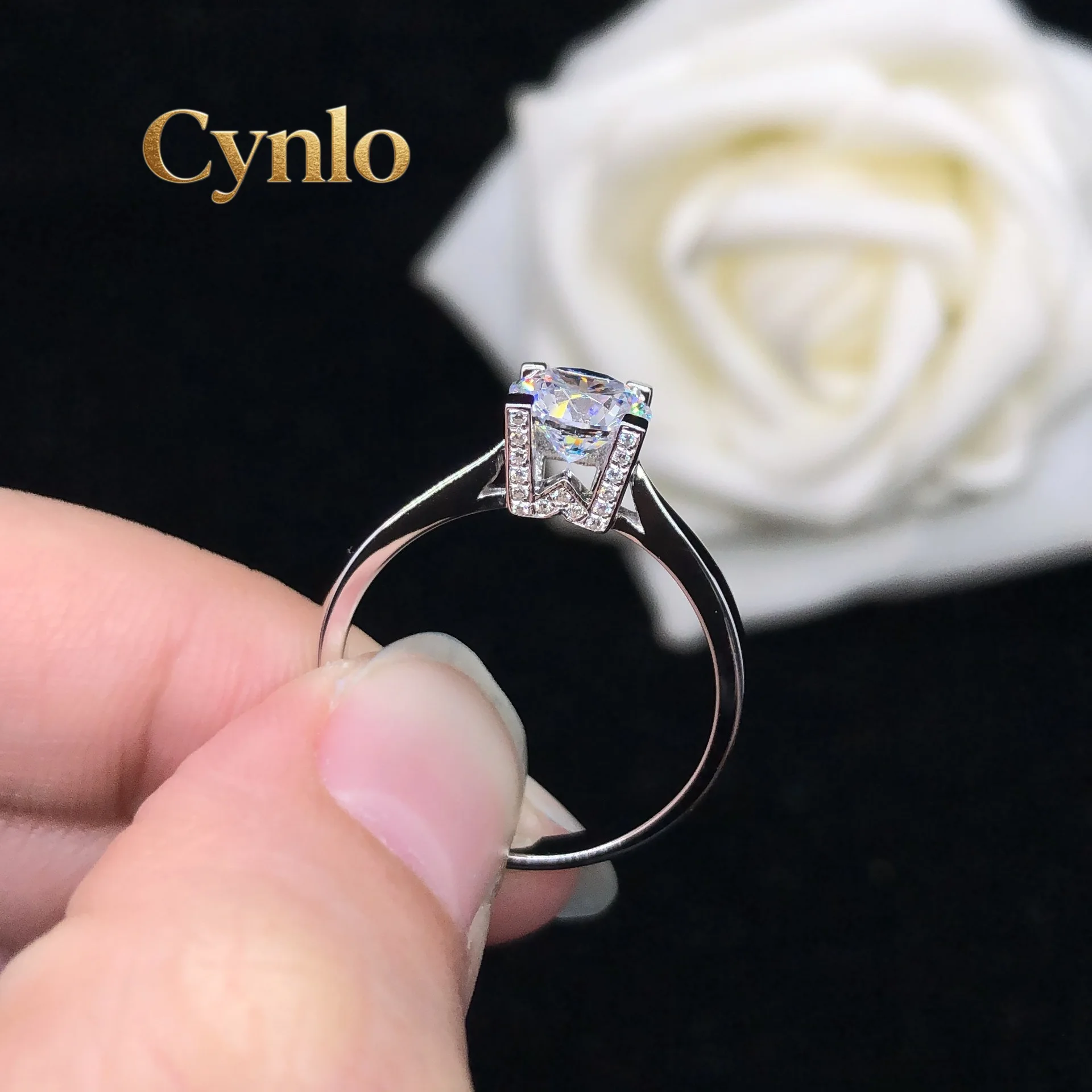 

Cynlo Jewelry Classic 4-Prong 1ct Moissanite Ring for Women - PT950 Platinum, Solid Craft, Sleek Silhouette, Understated Luxury