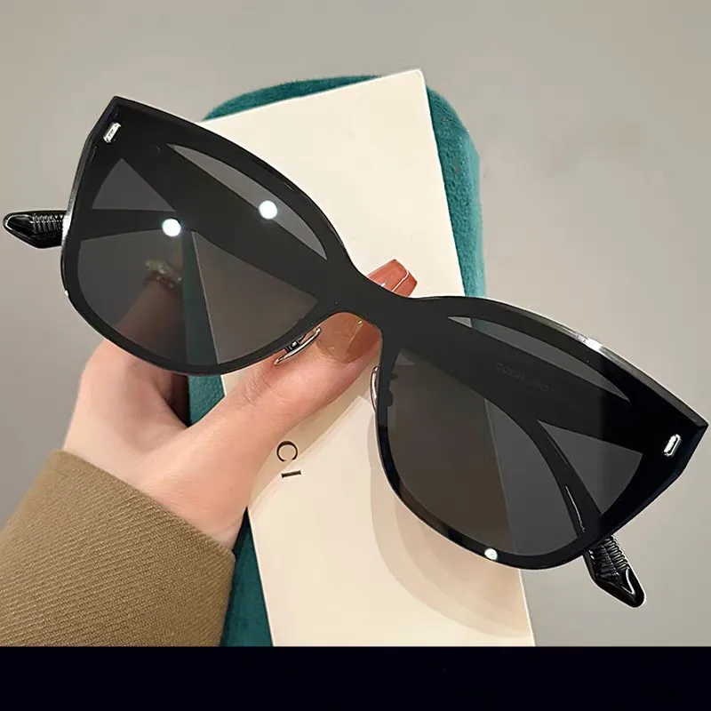 KLASSNUM خمر إطار كبير عين القط النظارات الشمسية النساء الفاخرة العلامة التجارية تصميم واقية من الشمس ظلال موضة 2025 نظارات شمسية مكافحة UV400