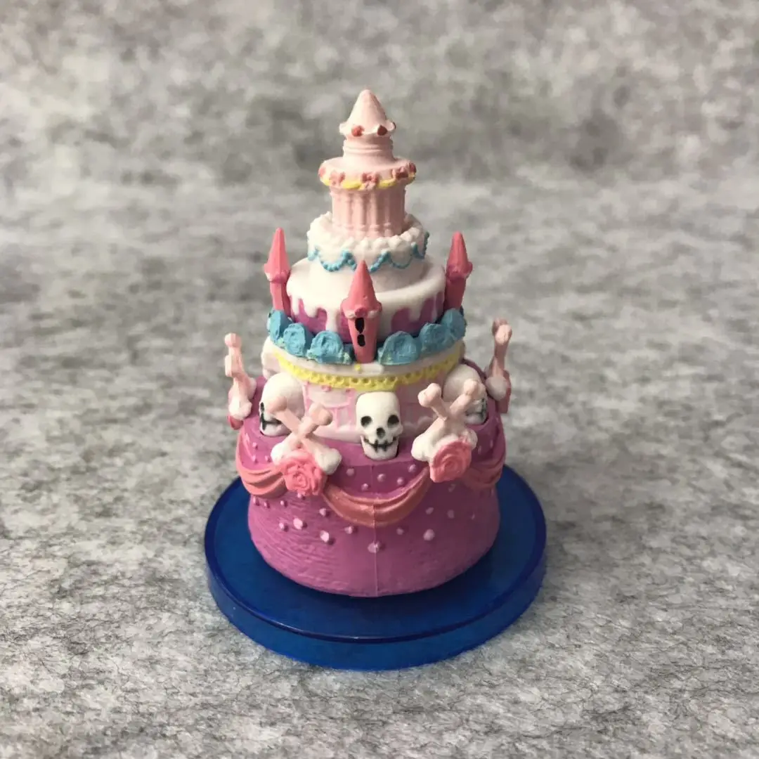 لعبة واحدة من دمى شخصيات كيكة لوفي شارلوت كاتاكوري بيغ موم زيوس كاروت من الكلوريد متعدد الفينيل