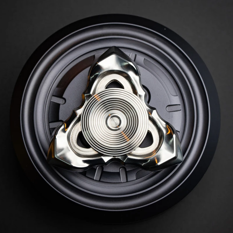 LQEDC Thorns and Mist MINI Mechanical Metal Rotating Three-page Fidget Spinner Decompression Desktop Toy