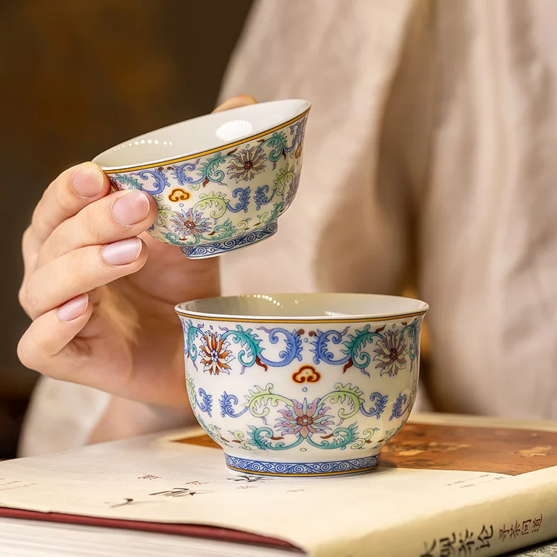 Chinese Ceramic Doucai Gold Painted Interlocking Lotus Master Cup For Home Reception Gongfu Tea Table Drinkware