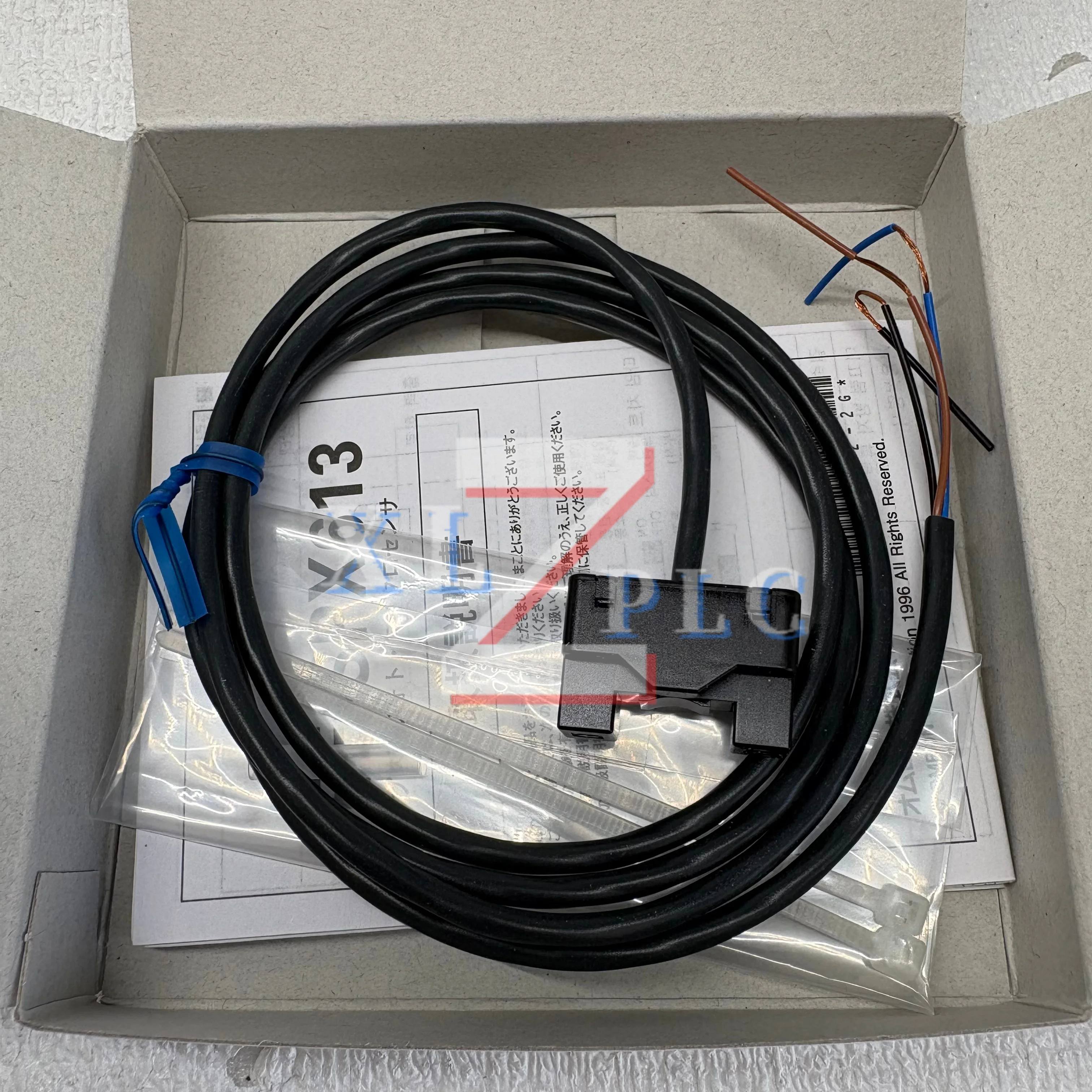 New In Stock EE-SPX613 Photoelectric Sensor