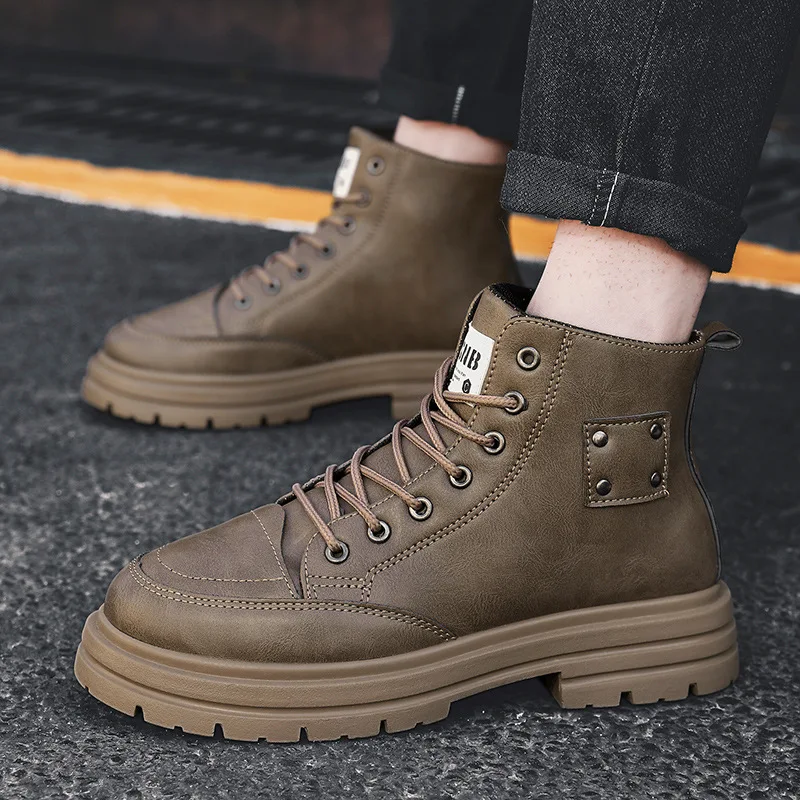 รองเท้าบูทผู้ชายแฟชั่นหนัง รองเท้าบูทมอเตอร์ไซค์ผู้ชาย ดีไซน์สไตล์อังกฤษ รองเท้าบูทข้อเท้าแบบใหม่ รองเท้ากีฬาผู้ชายหุ้มข้อสูงกันลื่นสำหรับกิจกรรมกลางแจ้ง