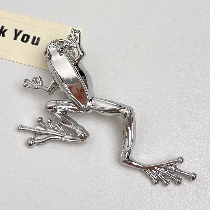 Europe and America Vintage Metal Frog Animal Brooch for Women Girls Exquisite Fashion Suit Corsage Pins Accessory Party Jewelry