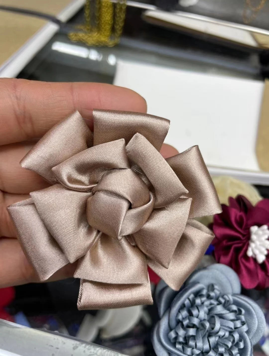 

Handmade Fabric Corsage Brooch Accessories for Women's Professional Wear Accessories Champagne Color Imitation Silk Flowers