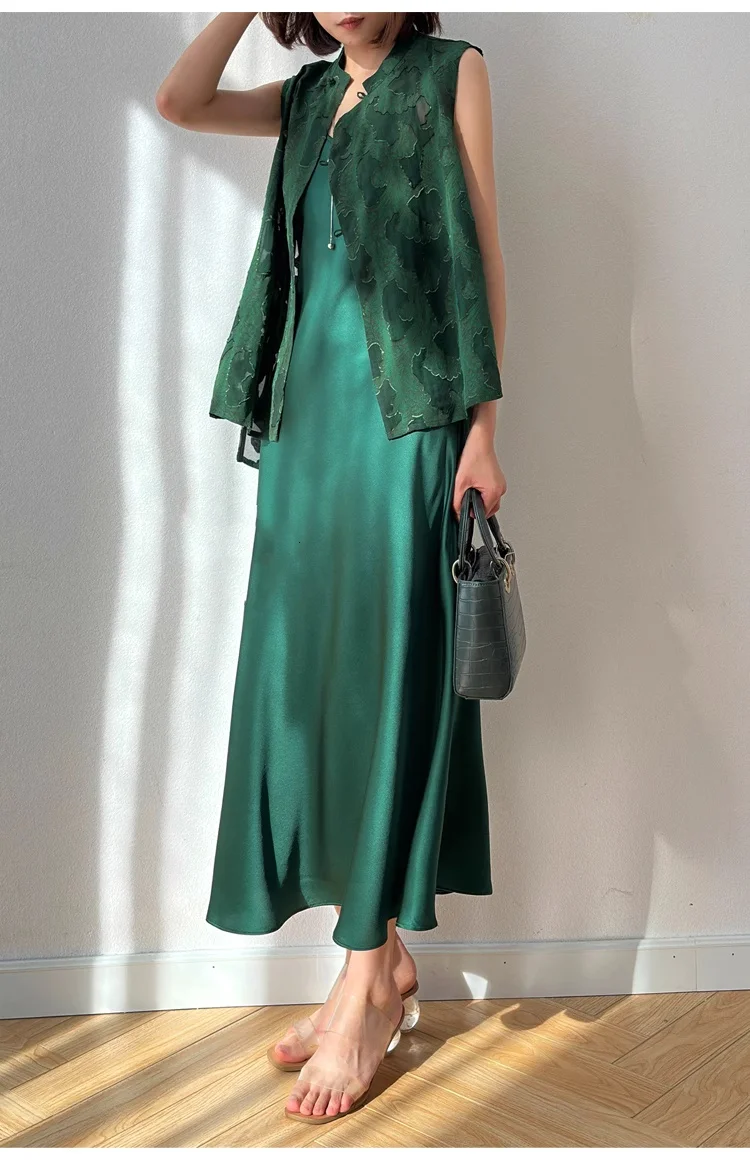 Sukienka Birdtree Summer 21MM, 100% jedwab, damska, gładka satyna, bez rękawów, dekolt w serek, krój asymetryczny, jednolity kolor, nowość 2025 D56425JF