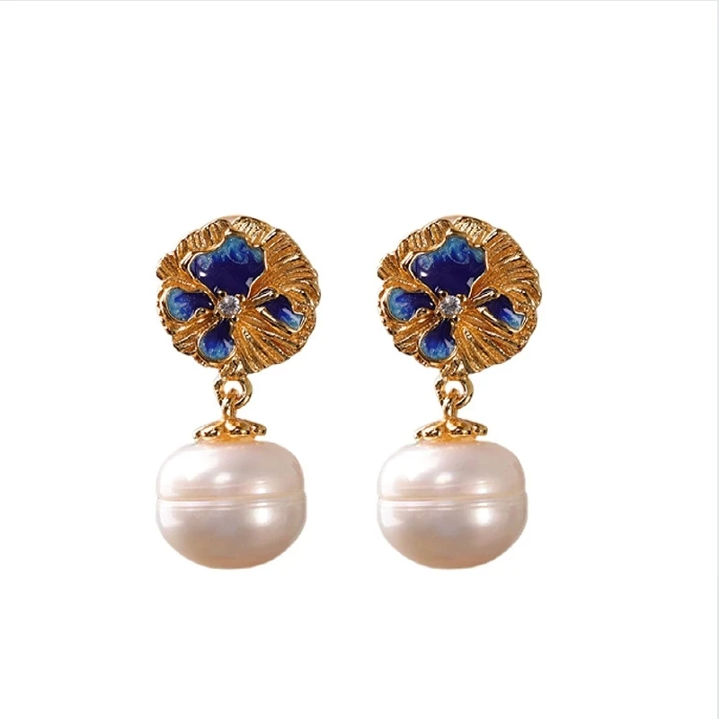 S925 silver-plated gold-dipped freshwater pearl earrings, featuring a blue finish, are fashionable and versatile, suitable for b