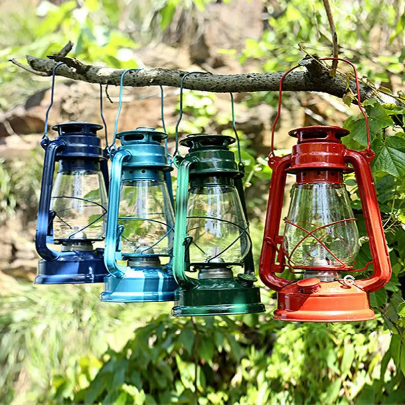 19cm Portable Iron Lanterns Retro Camping Kerosene Lamp Bronze Colored Oil Lamp Vintage Photo Props Outdoor Camping Lighting