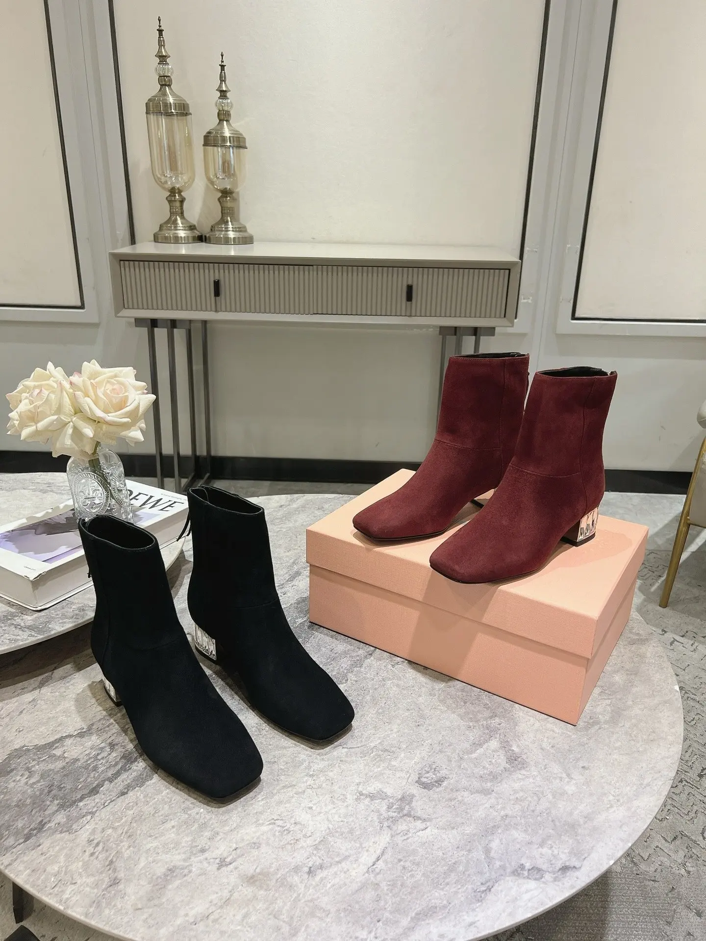 

24 new fall and winter models of women's short boots, fashion short boots, sheep suede fabric, sheepskin lining, leather outsole